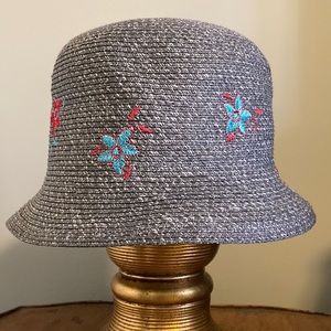HAT-Cloche Styling